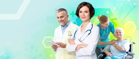 Medizinisches Personal: Arzt mit Tablet, Ärztin mit Stethoskop zentral, Pflegekraft mit Seniorin im Rollstuhl, türkis-grüner Hintergrund mit medizinischen Symbolen.