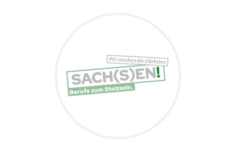 Logo mit Schriftzug SACH(S)EN! Berufe zum Stolzsein. Wir machen die stärksten.